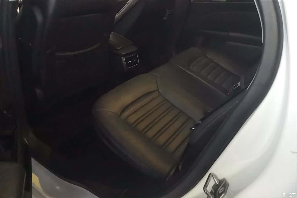 Ford Mondeo, 2016 11