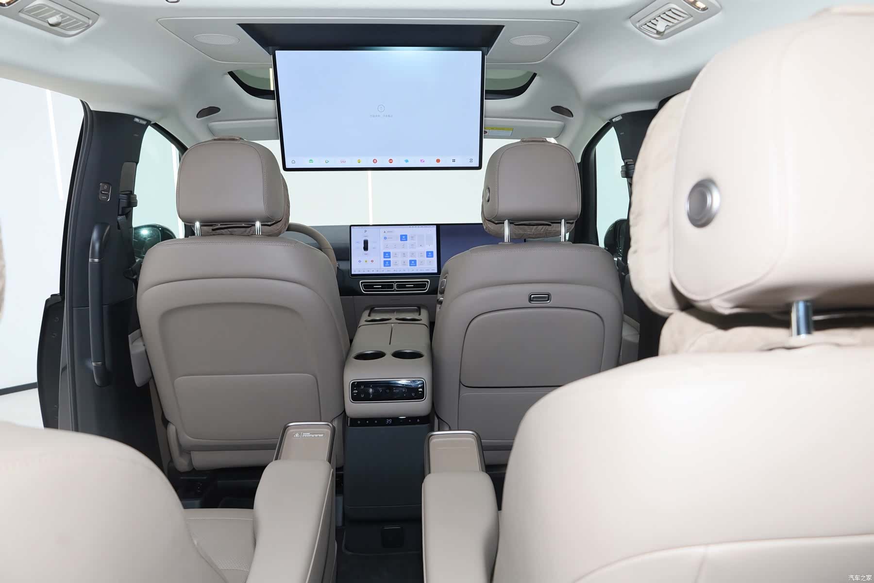 Li Auto MEGA, 2025 18