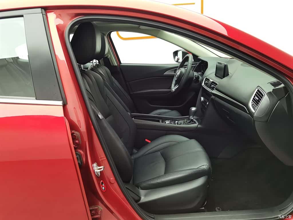 Mazda Mazda3, 2019 23