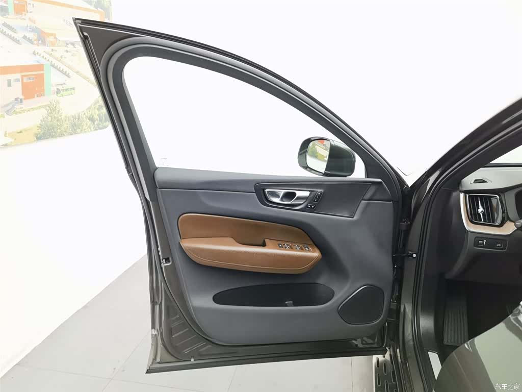 Volvo XC60, 2022 8