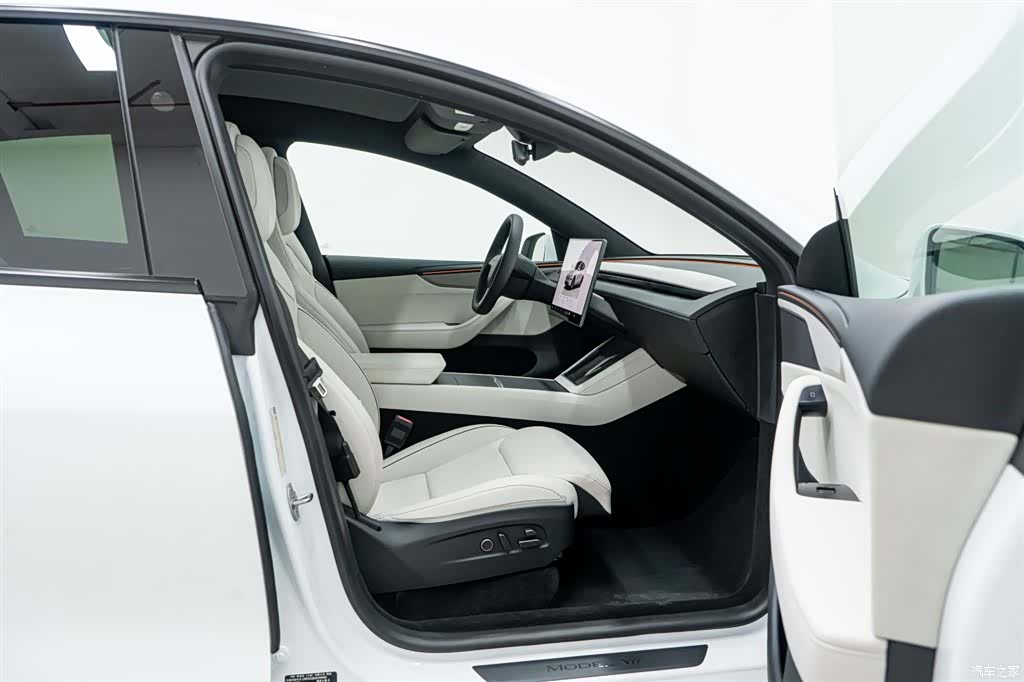 Tesla Model Y, 2025 15