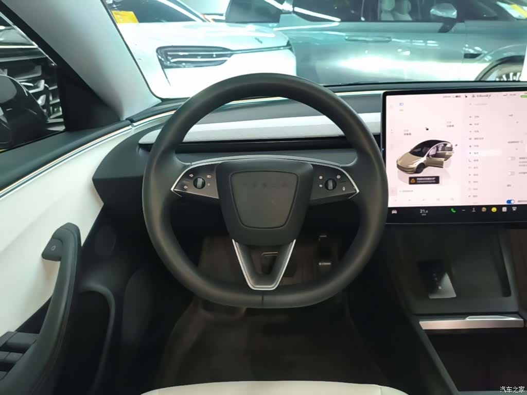 Tesla Model 3, 2025 11