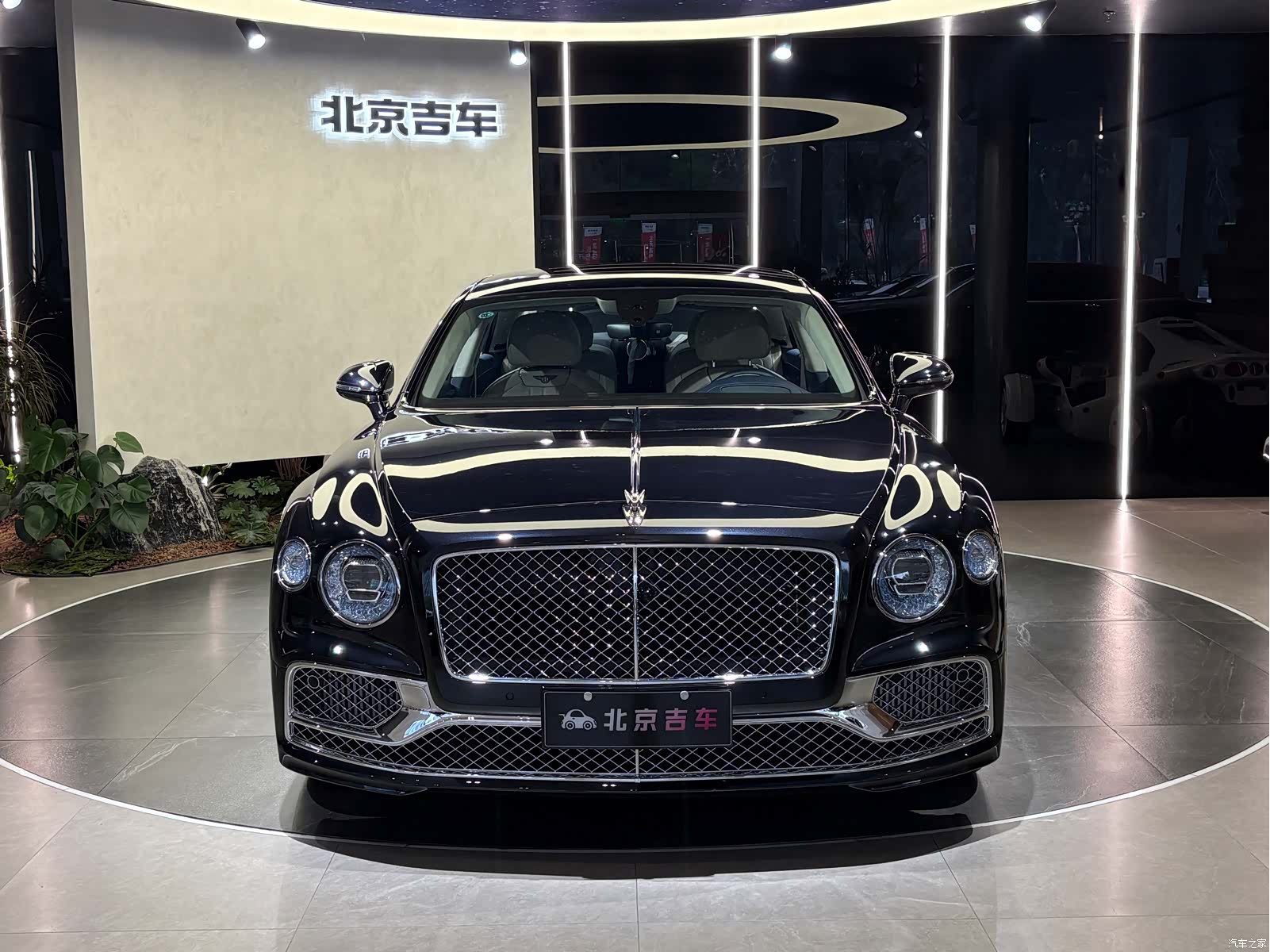 Bentley Flying Spur, 2024 2