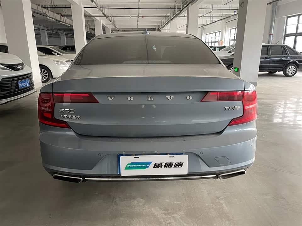 Volvo S90