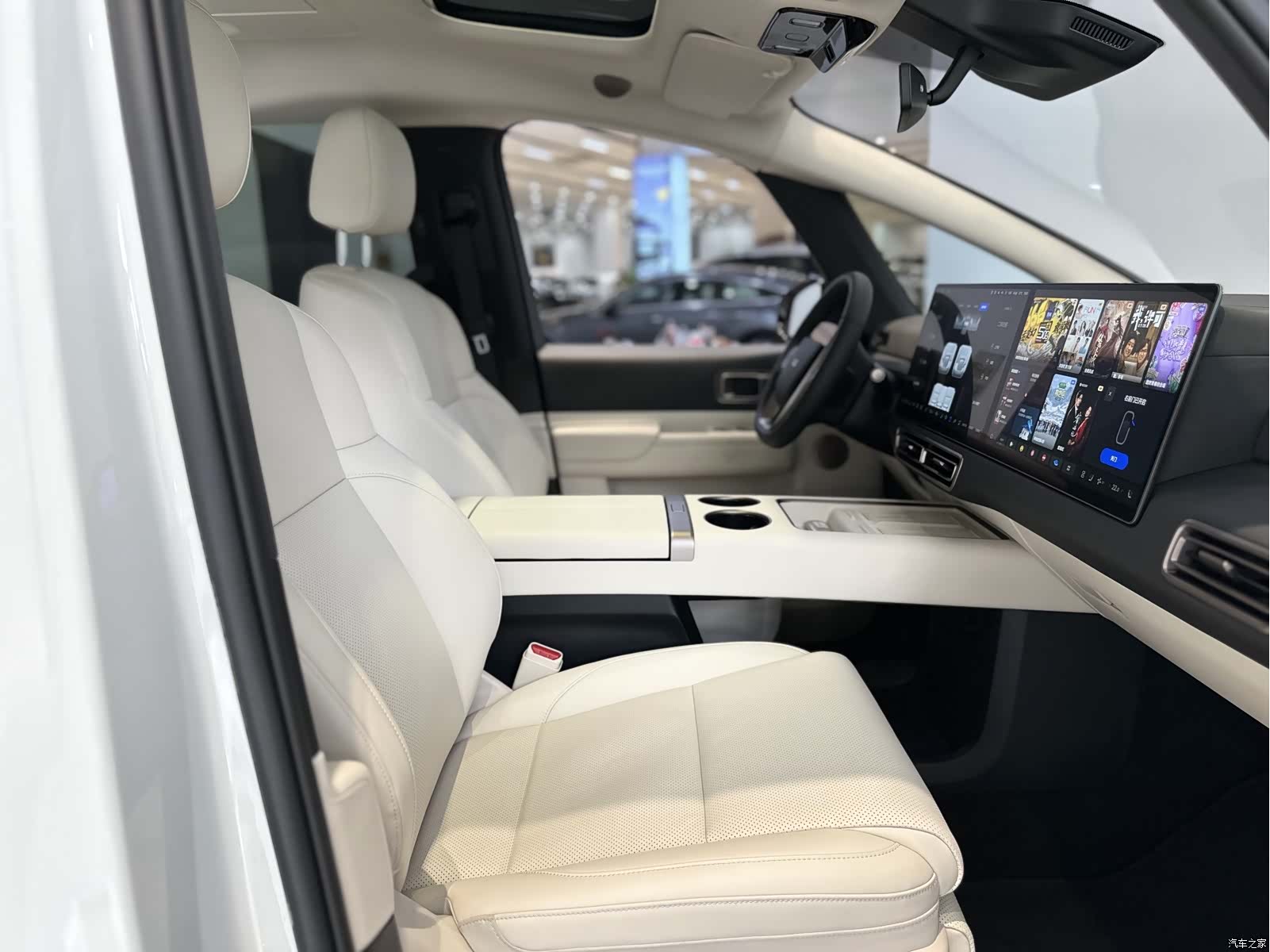 Li Auto MEGA, 2025 19