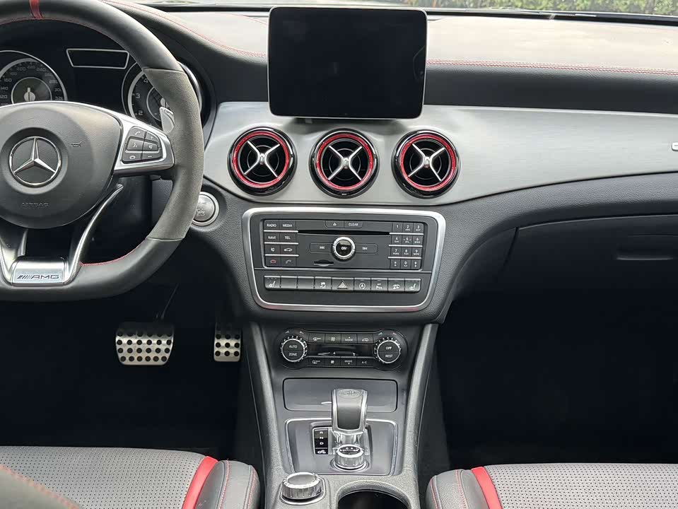 Mercedes-Benz GLA AMG