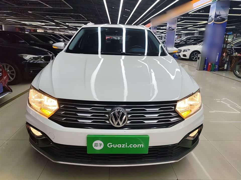 Volkswagen C-TREK Wei Collar