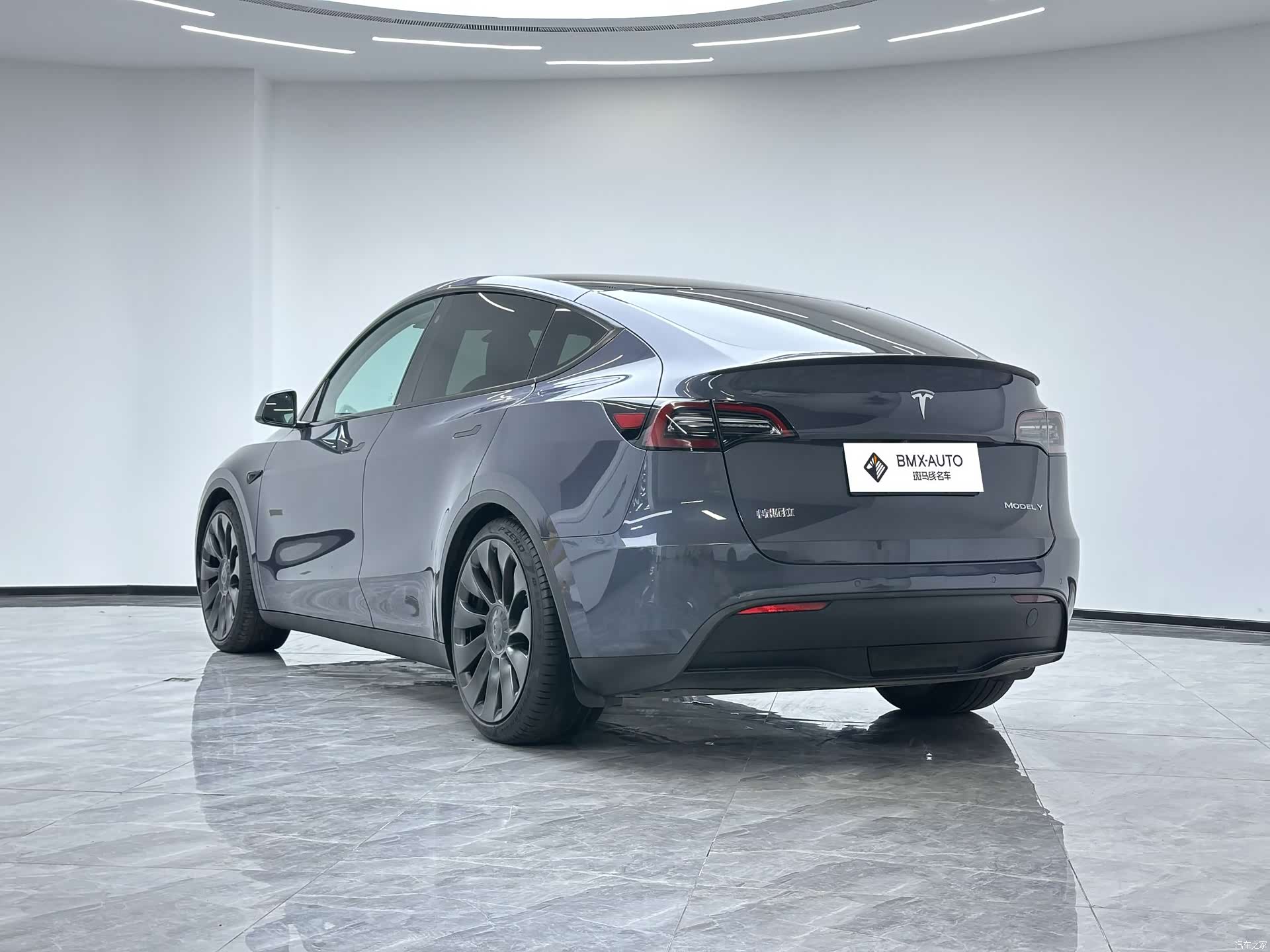 Tesla Model Y, 2023 4