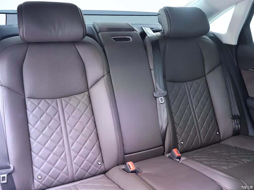 Audi A8L, 2021 23