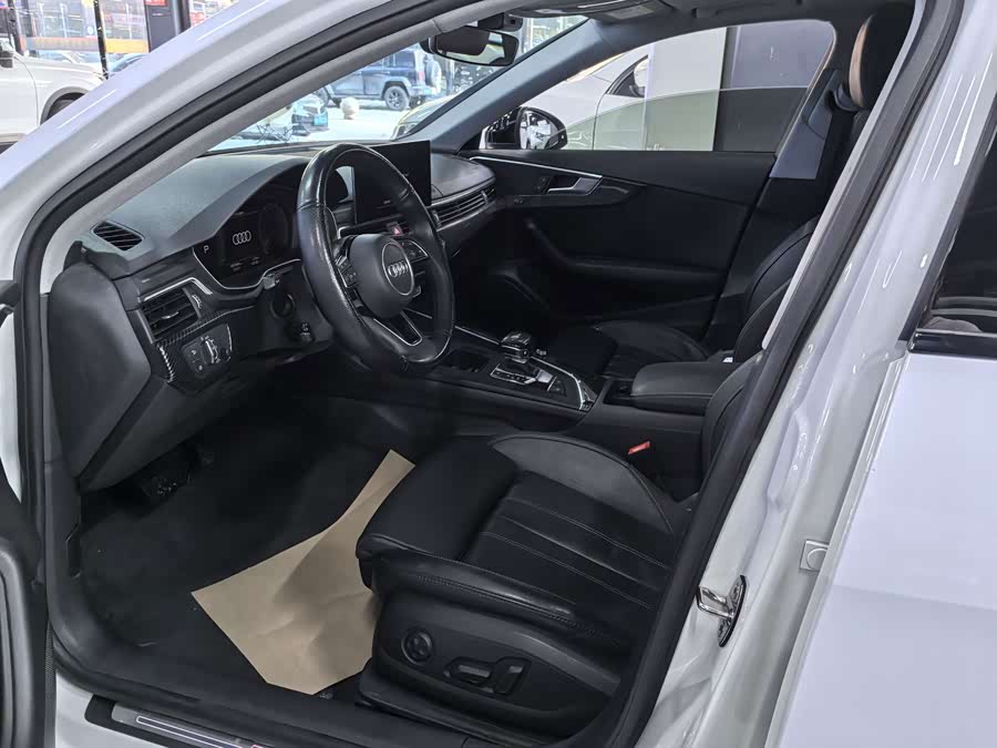 Audi A4L 2022, фото 7