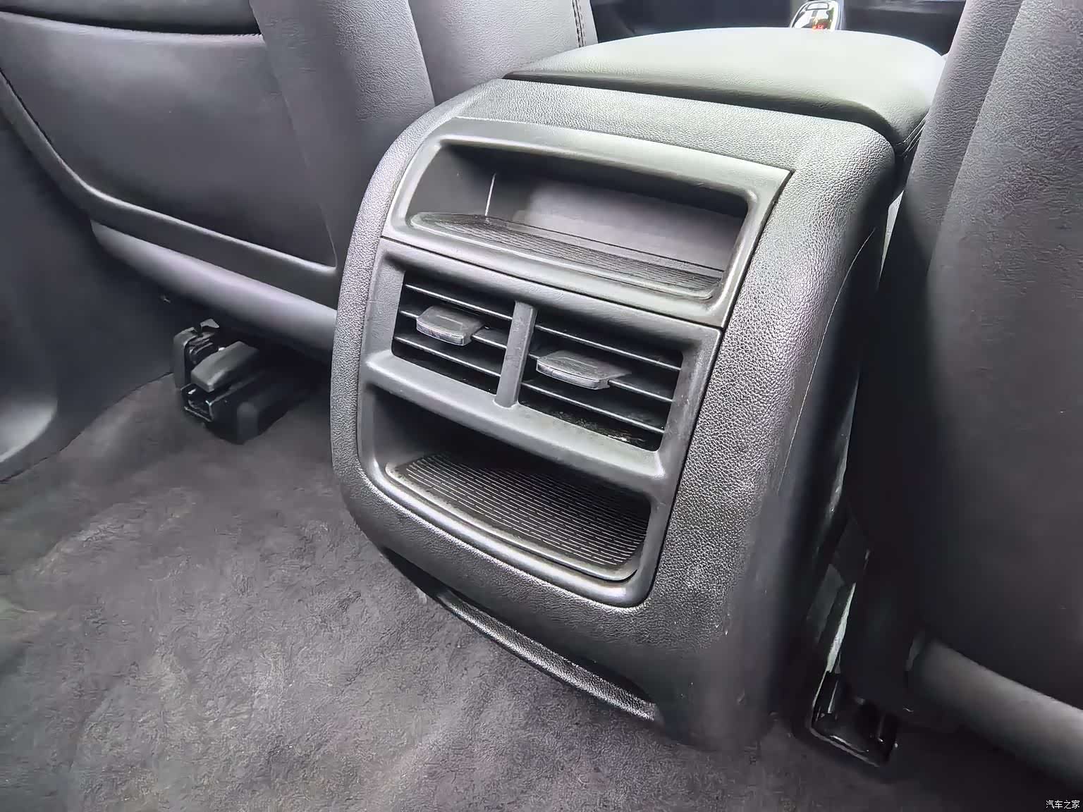 Cadillac XT5, 2017 10