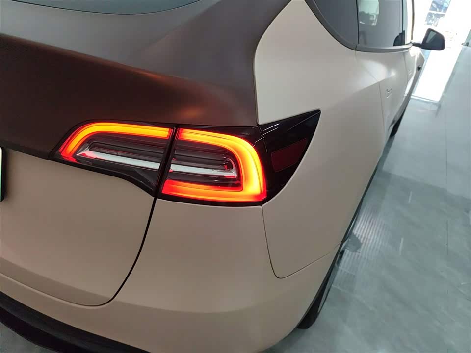 Tesla Model Y Tesla Model Y
