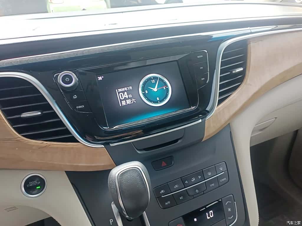 Buick GL8, 2018 13