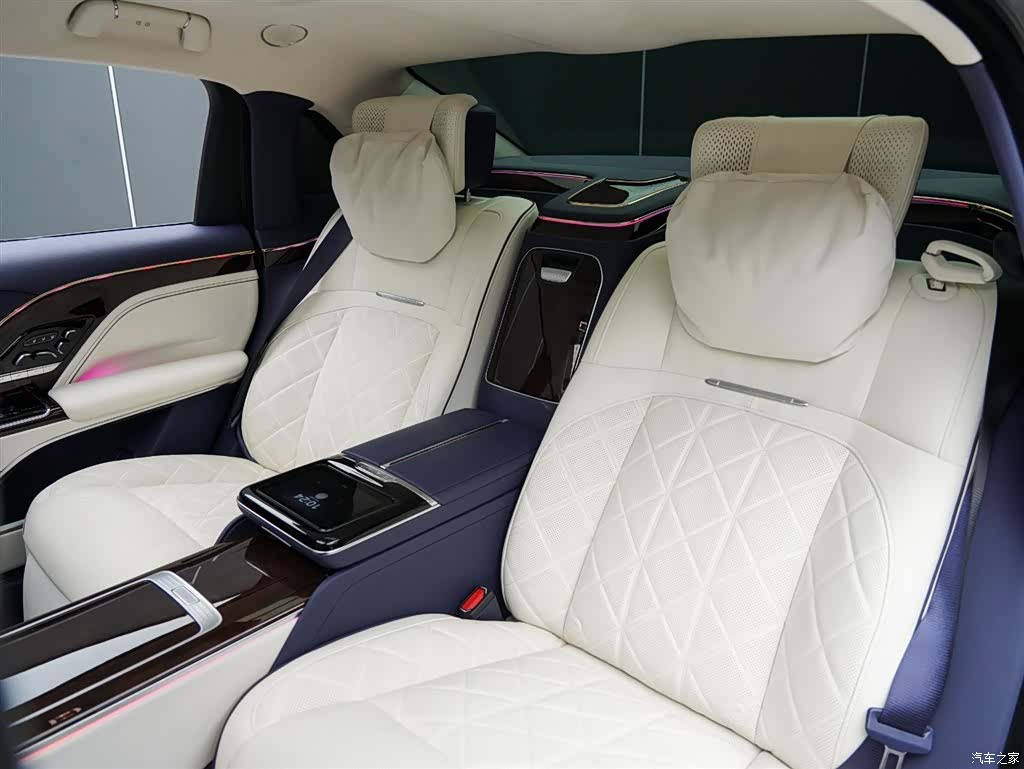 Hongqi Guoya, 2025 17