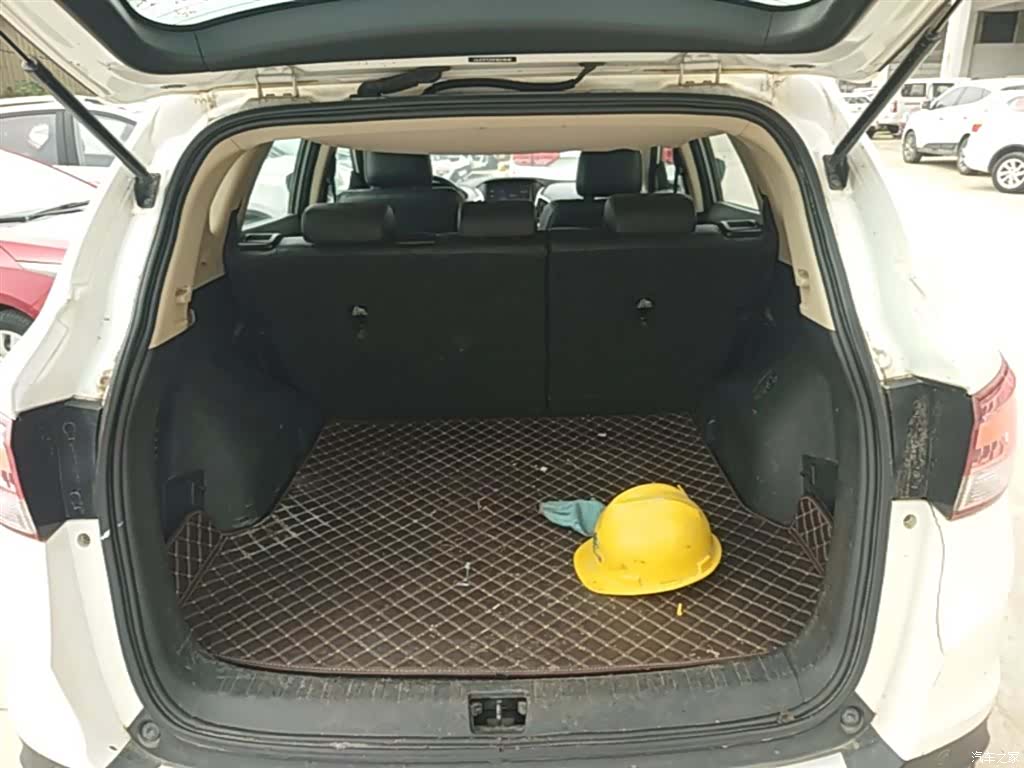 DongFeng AX7, 2015 19