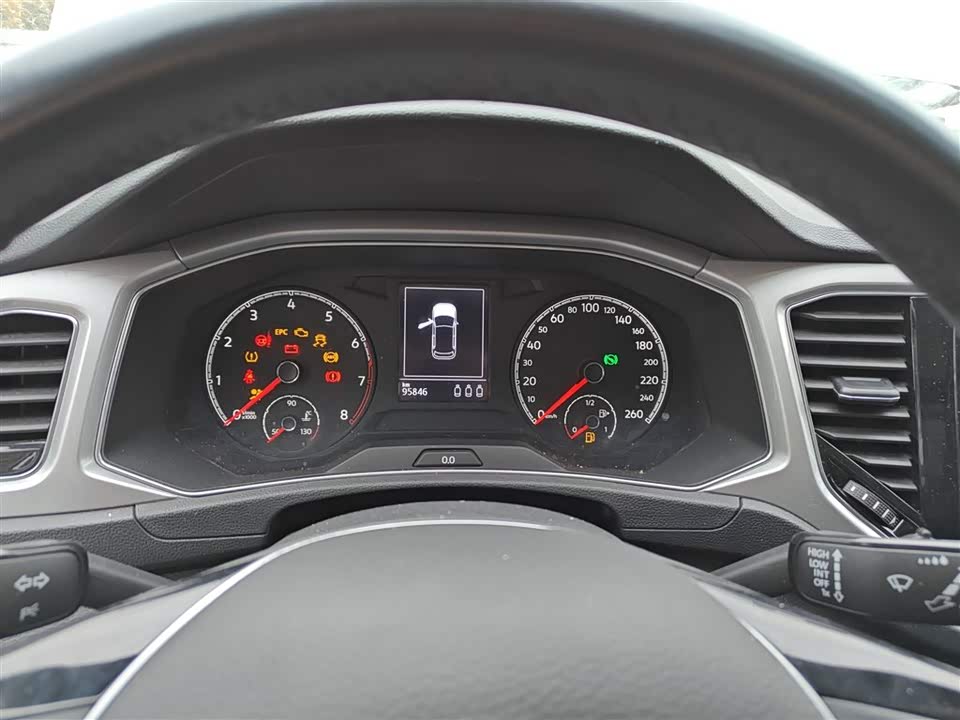 Volkswagen T-ROC exploring Songs