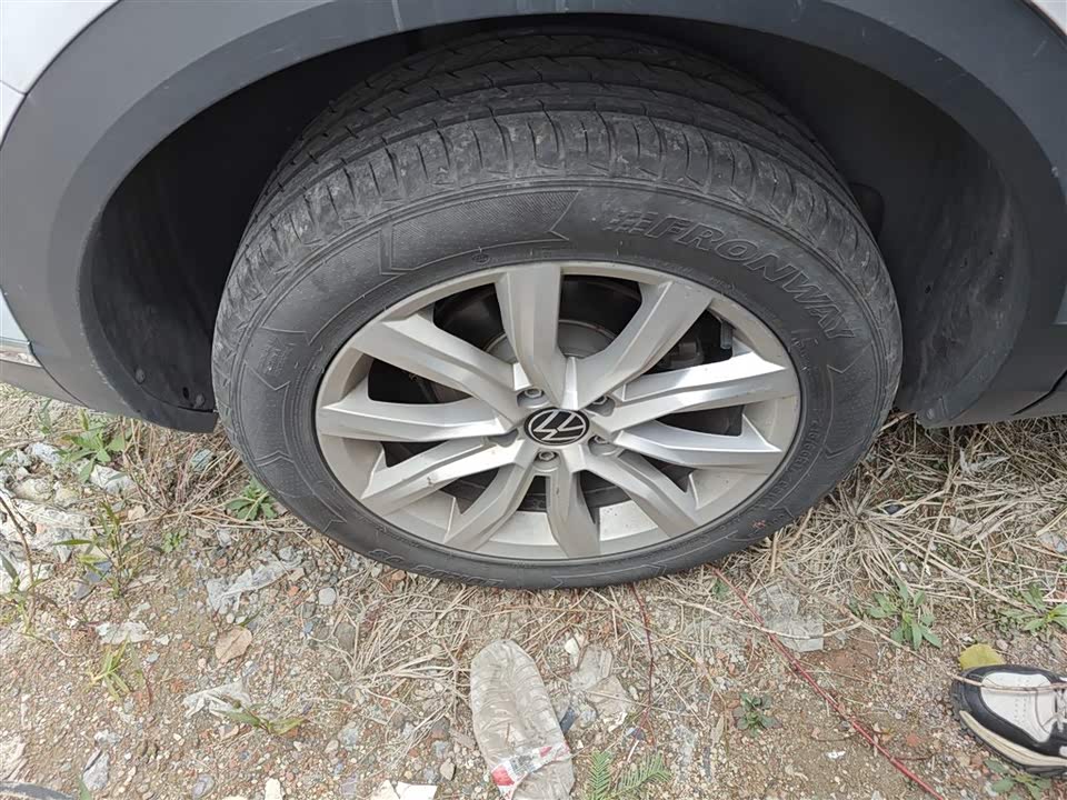 Volkswagen T-ROC exploring Songs