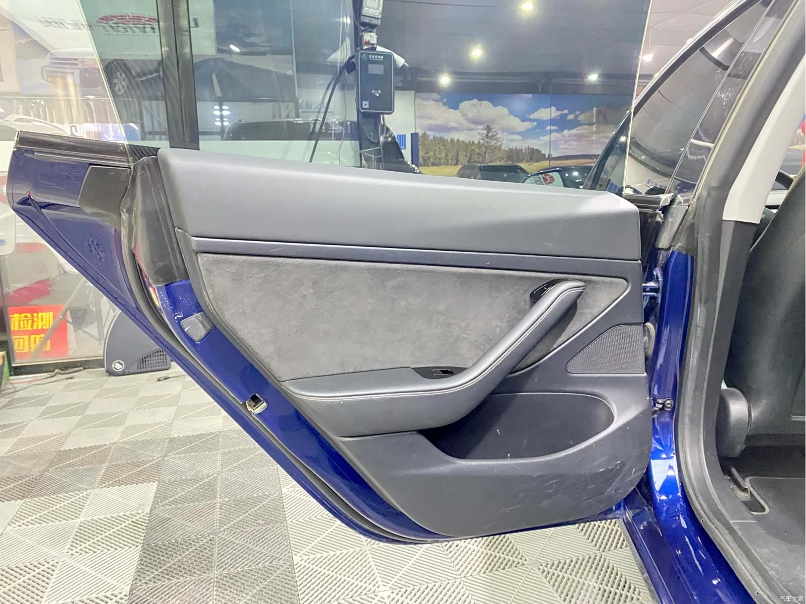 Tesla Model 3, 2020 13