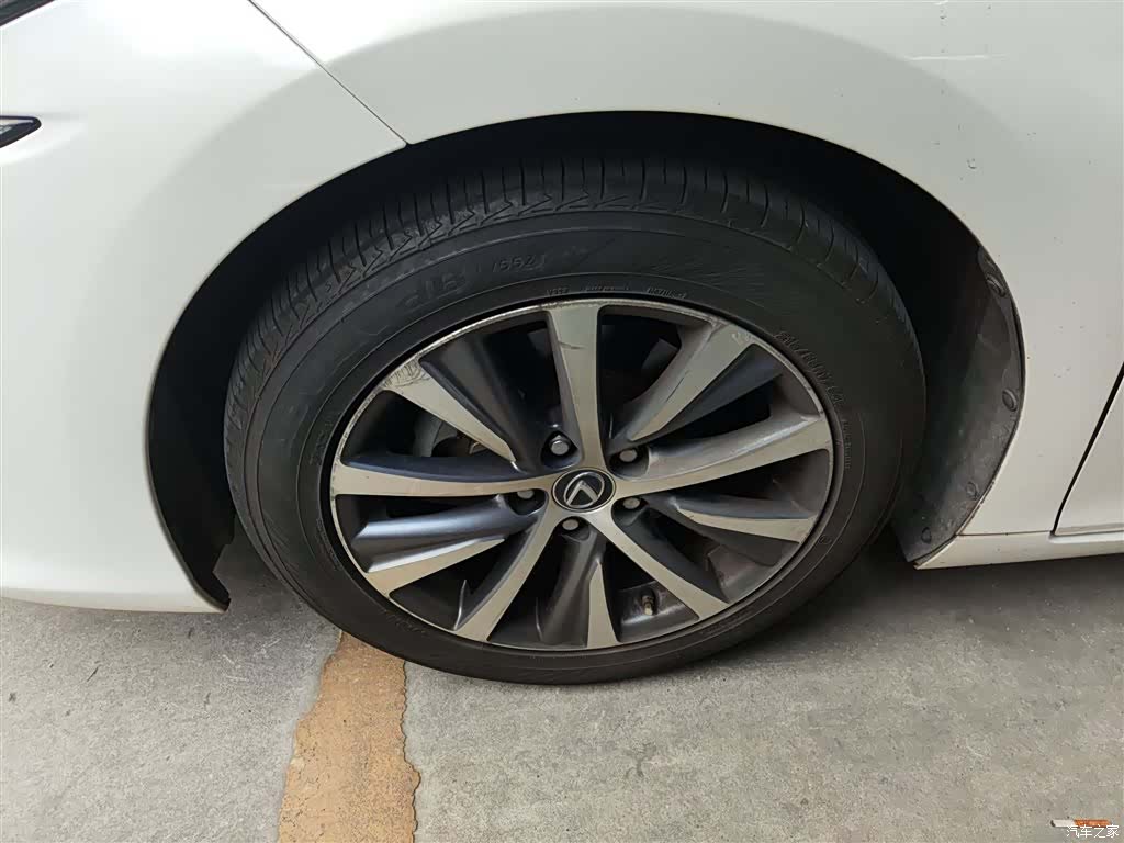 Lexus ES, 2018 25
