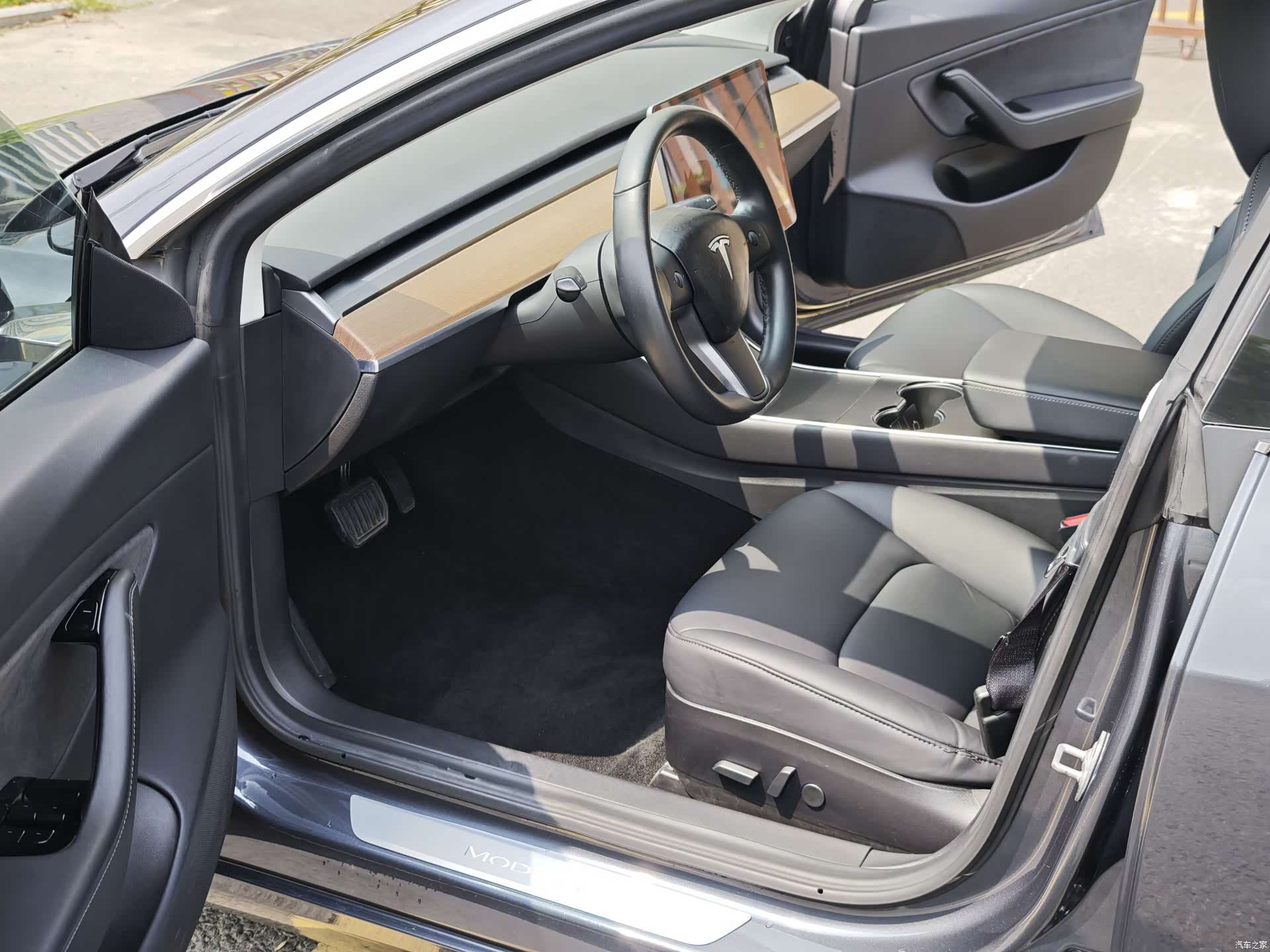Tesla Model 3, 2019 13
