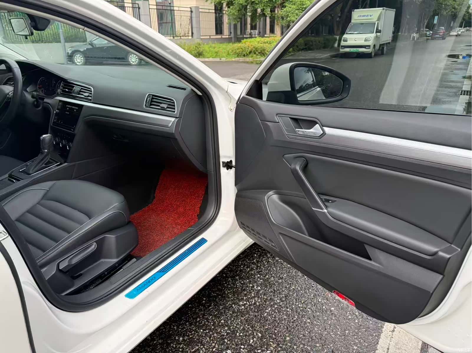 Volkswagen Lamando, 2019 11