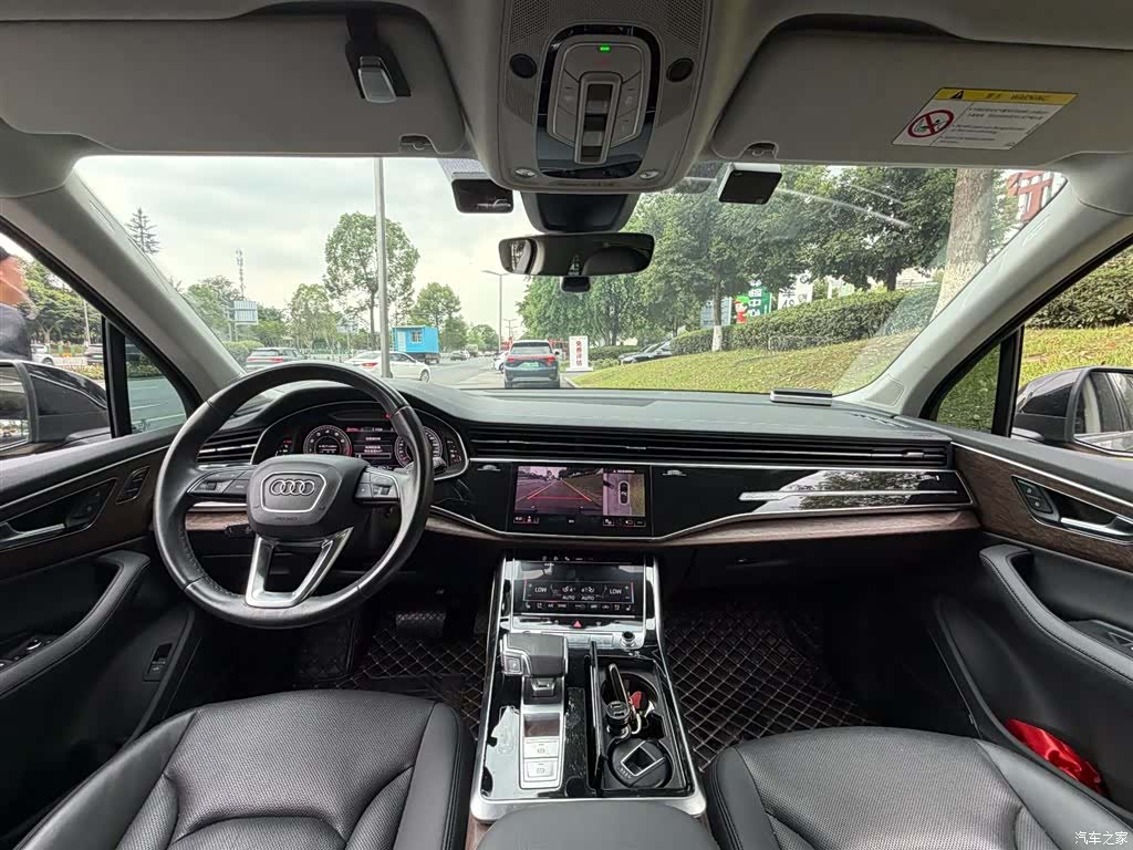 Audi Q7, 2024 11