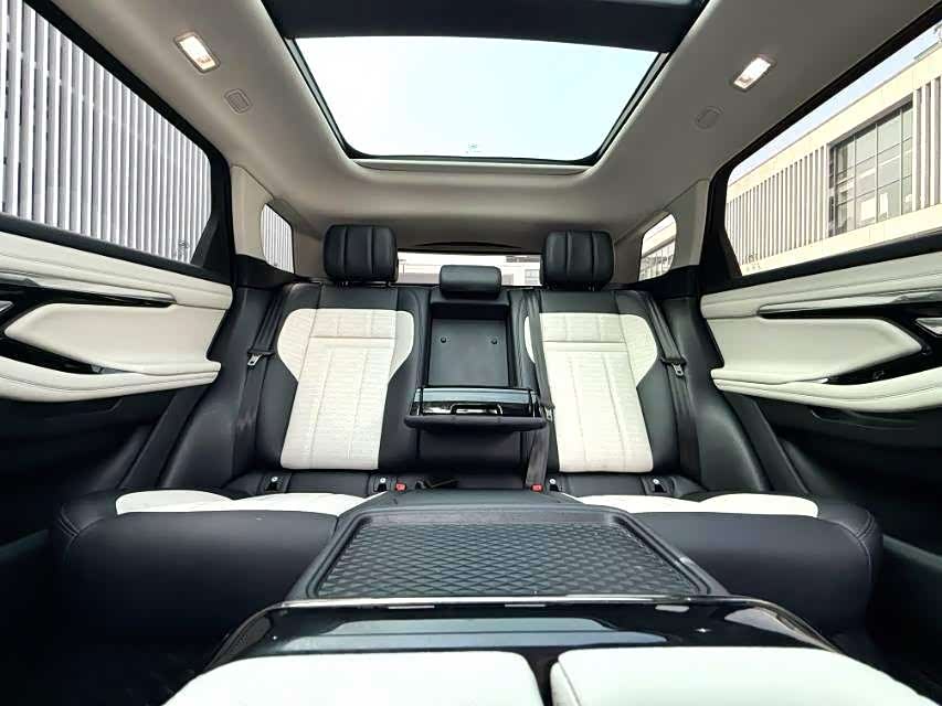 Land Rover Range Rover Aurora