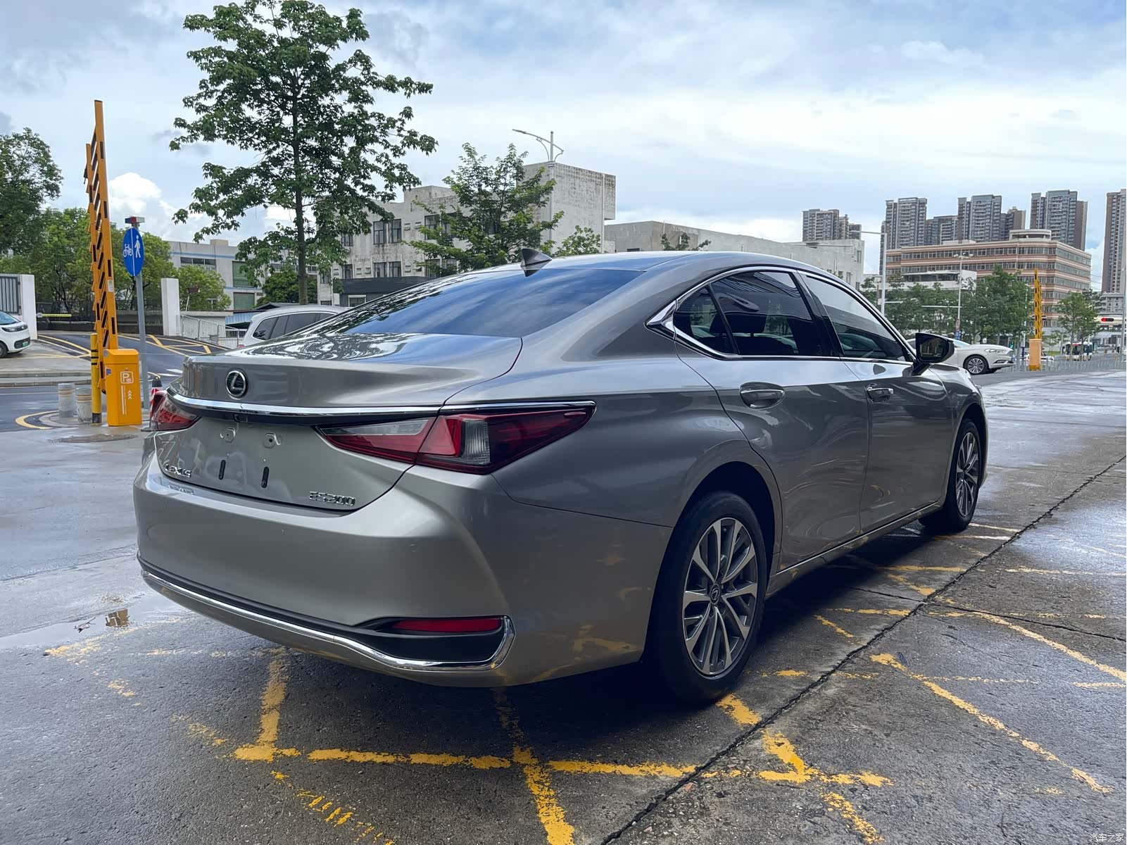 Lexus ES, 2023 7