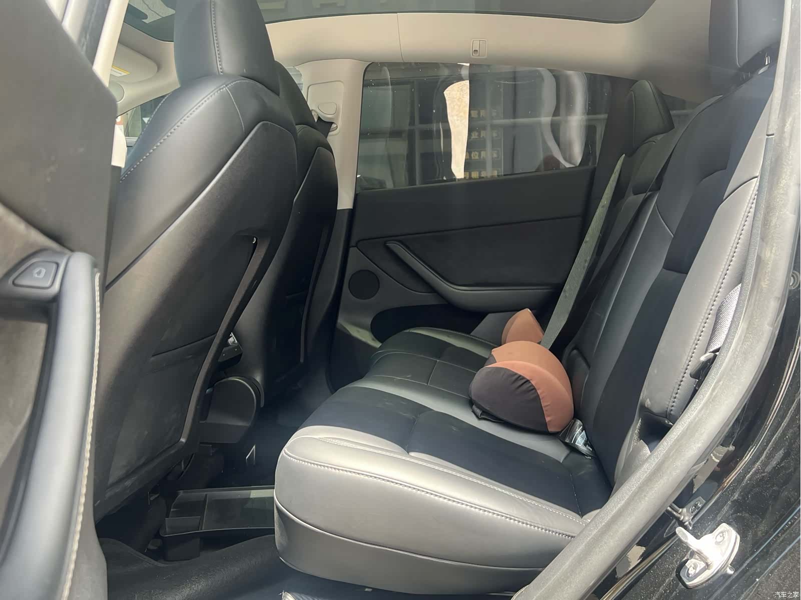 Tesla Model Y, 2023 7
