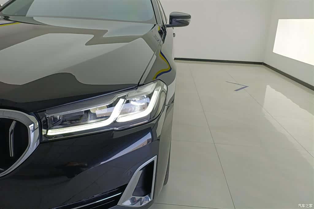 BMW 5 Series, 2022 все фото