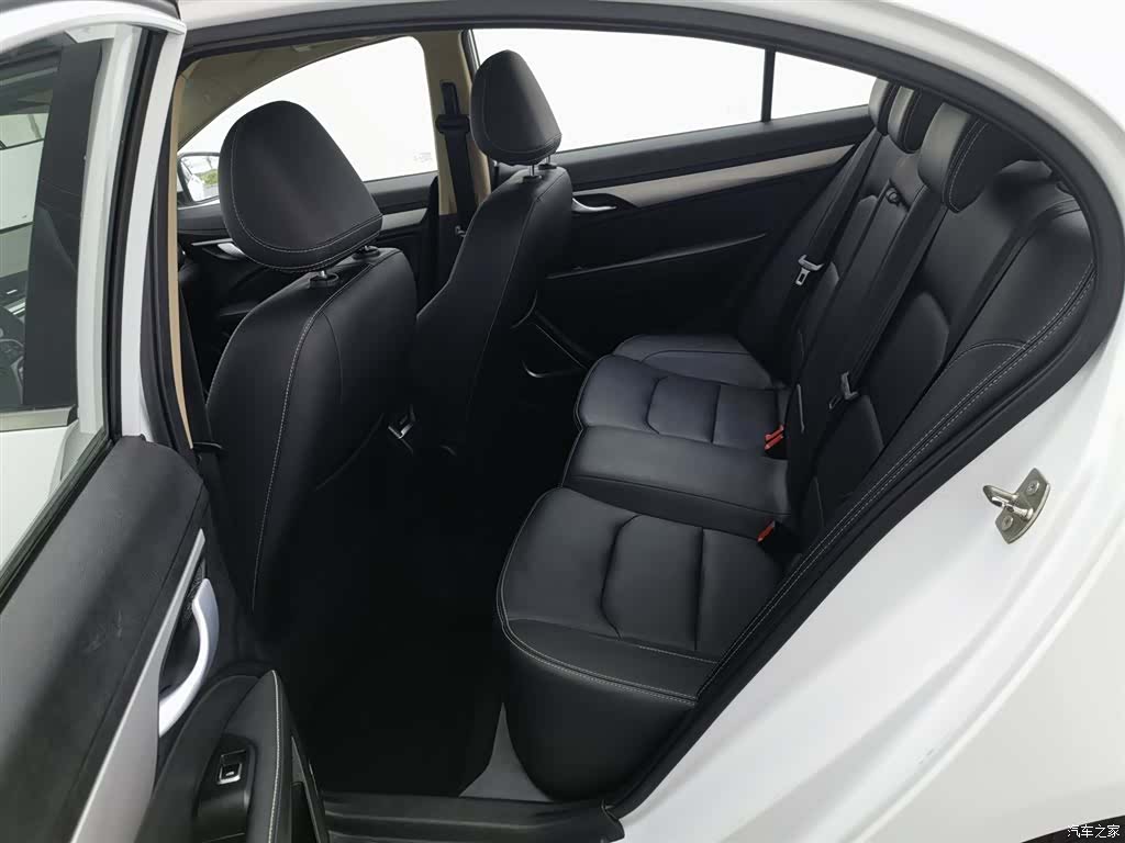 Geely Emgrand, 2018 15
