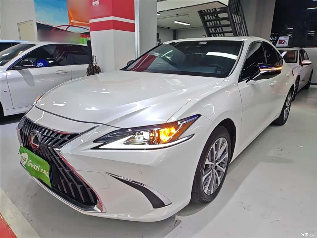 Lexus ES, 2024 2