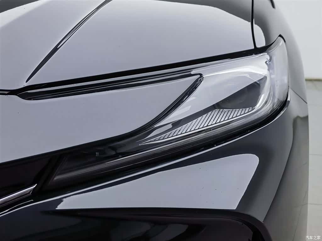 Toyota Camry, 2025 7