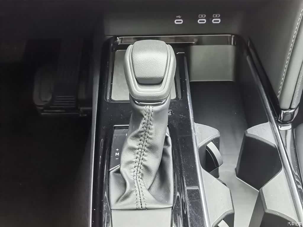 Toyota Camry, 2025 13