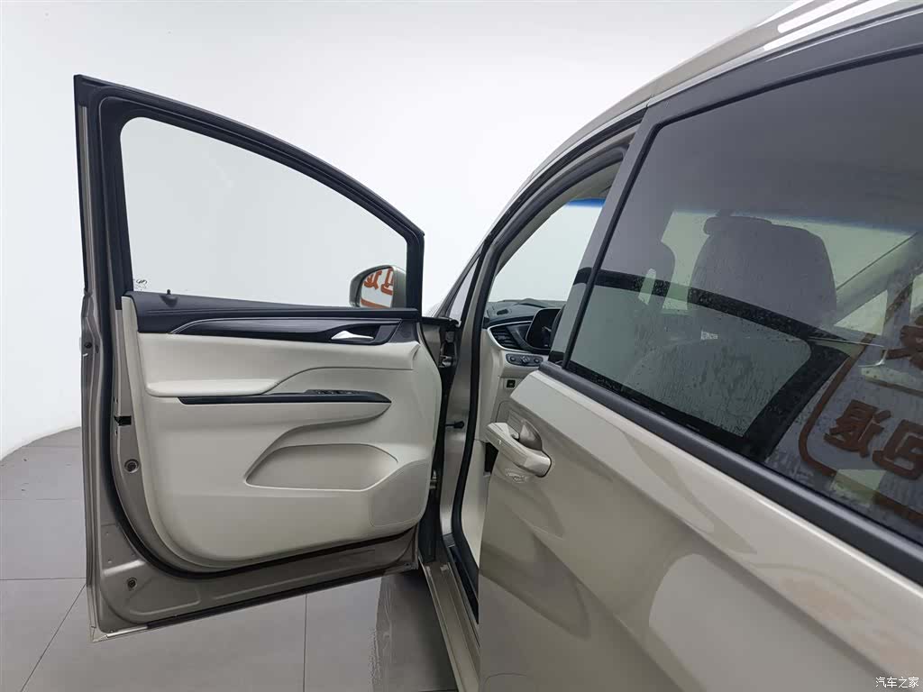 Buick GL8, 2024 8