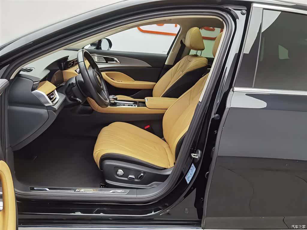 Hongqi H5, 2023 10