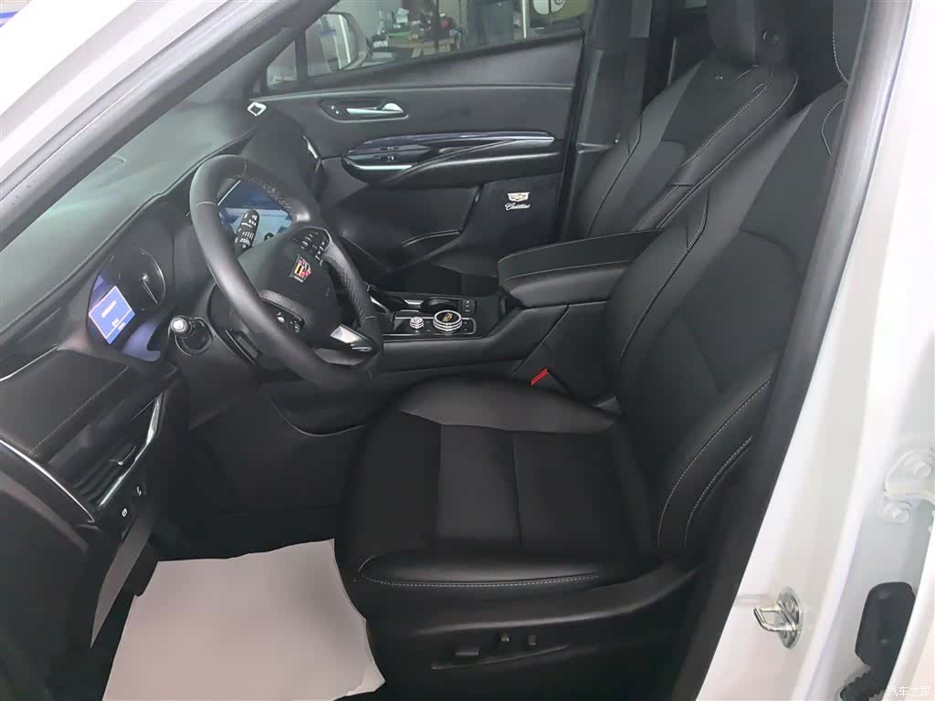 Cadillac XT4, 2022 11