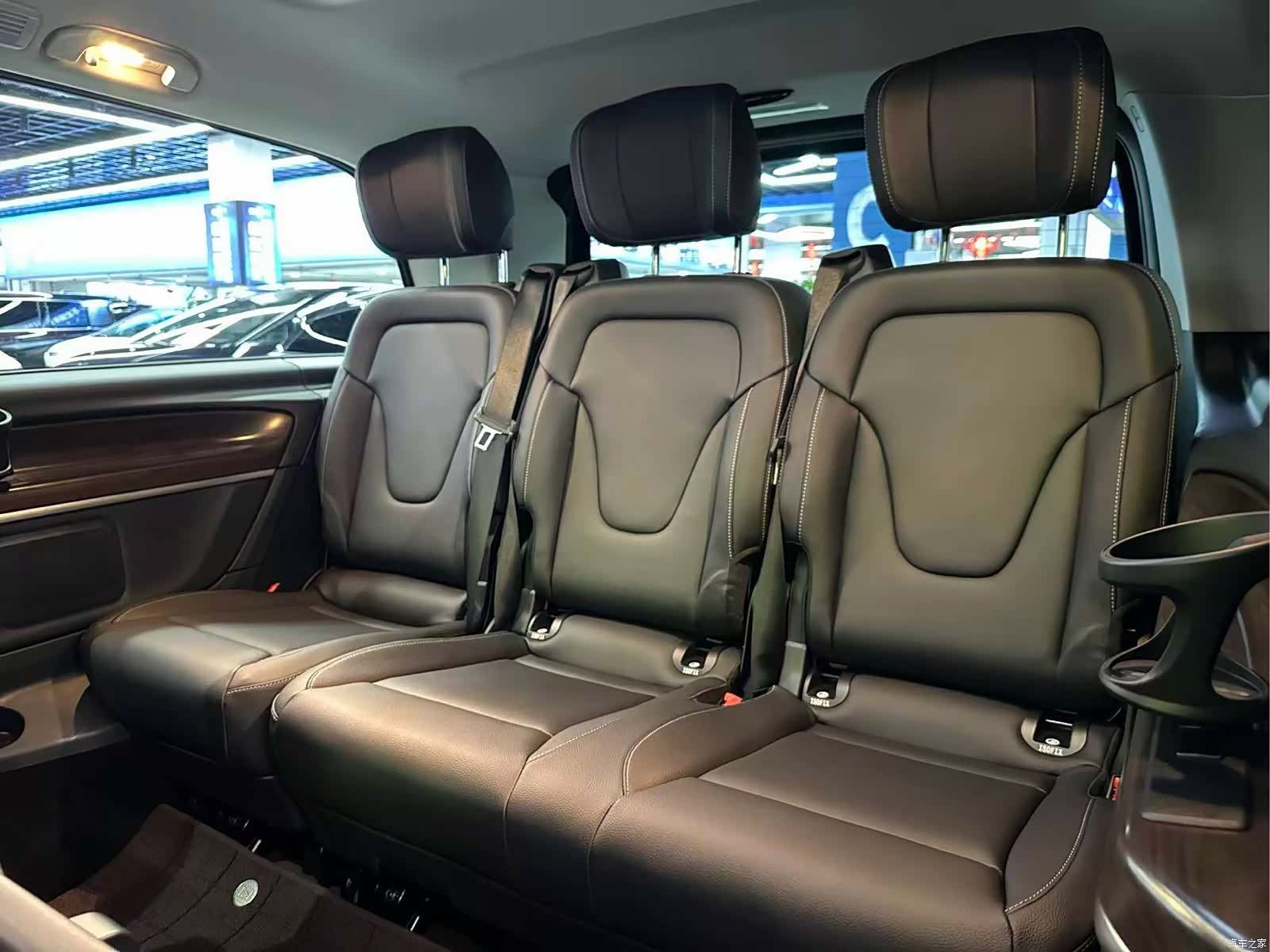 Mercedes-Benz V-Class, 2021 10