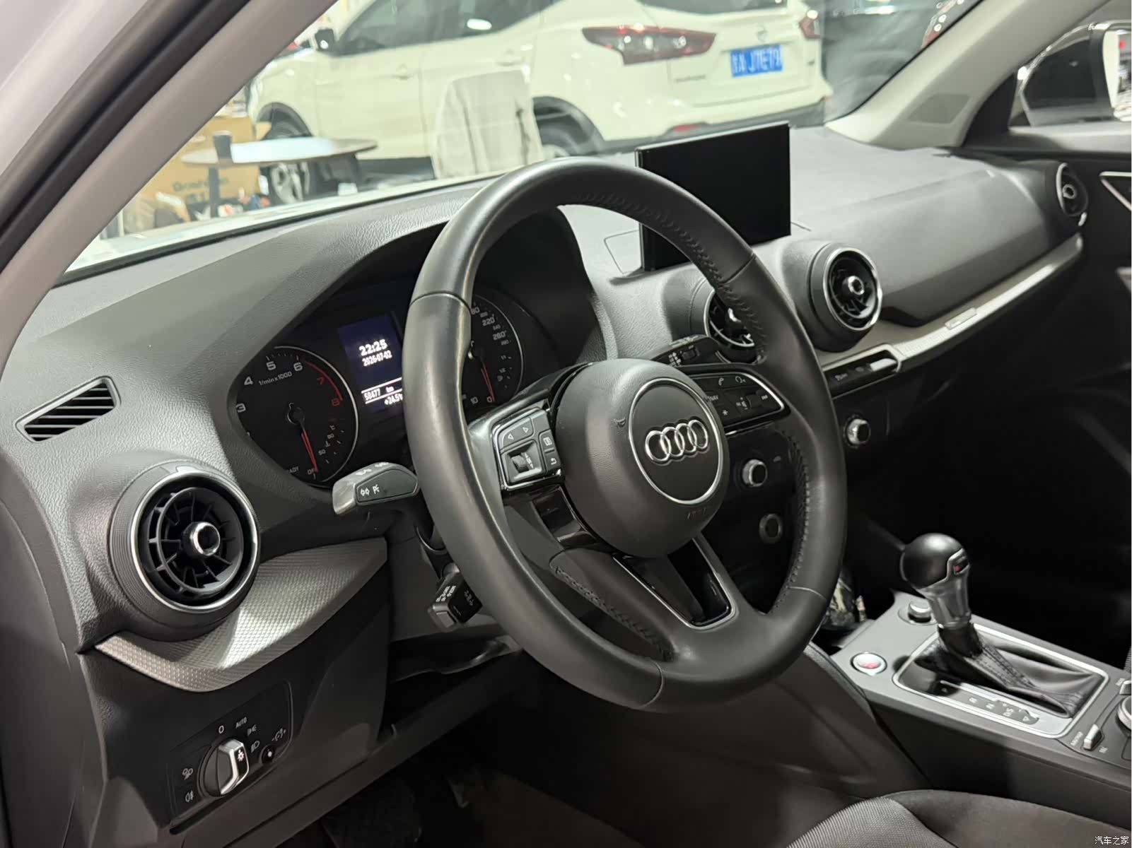 Audi Q2L, 2020 7
