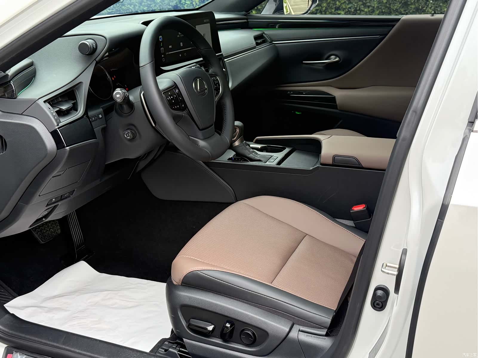 Lexus ES, 2024 7