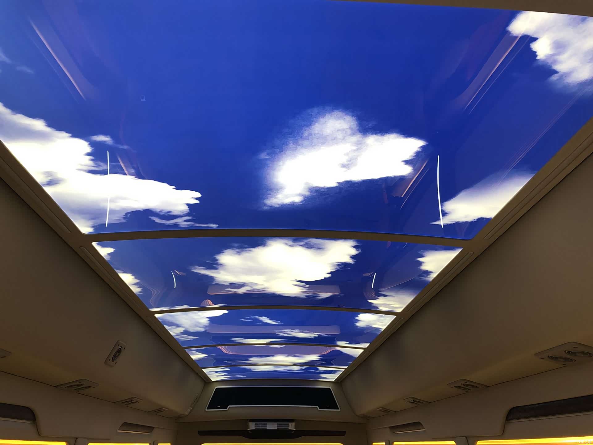 Toyota Coaster, 2019 10