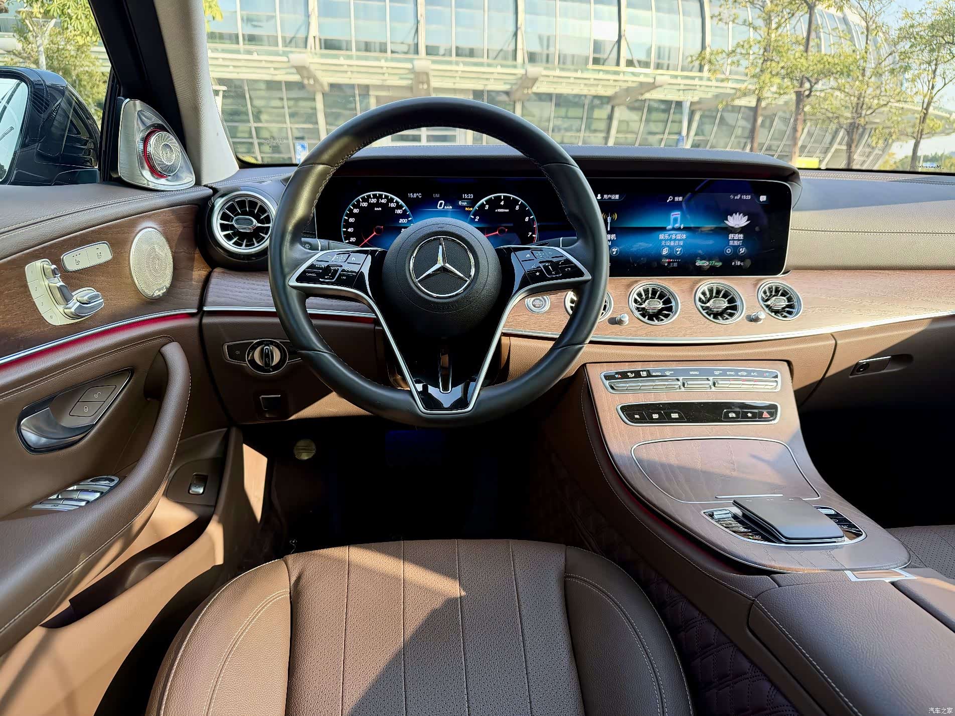 Mercedes-Benz E-Class, 2023 3