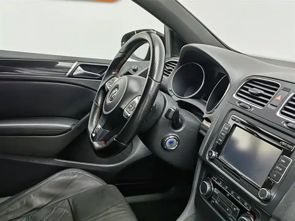 Volkswagen Golf GTI