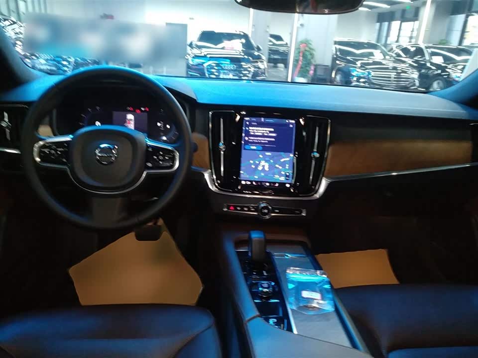 Volvo S90