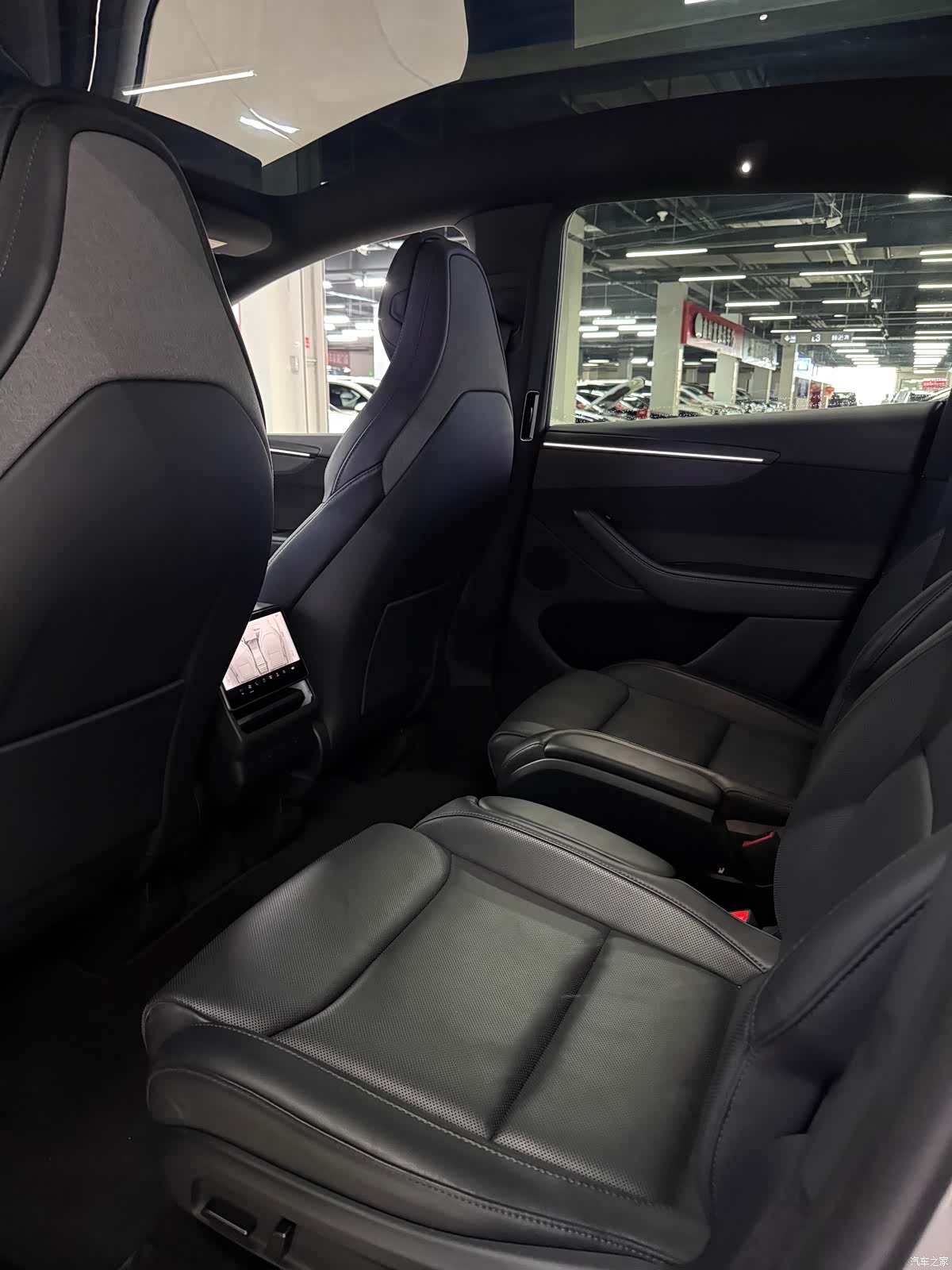 Tesla Model Y, 2026 6