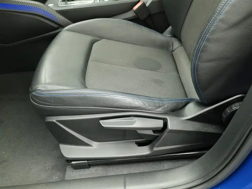Audi Q2L Audi Q2L