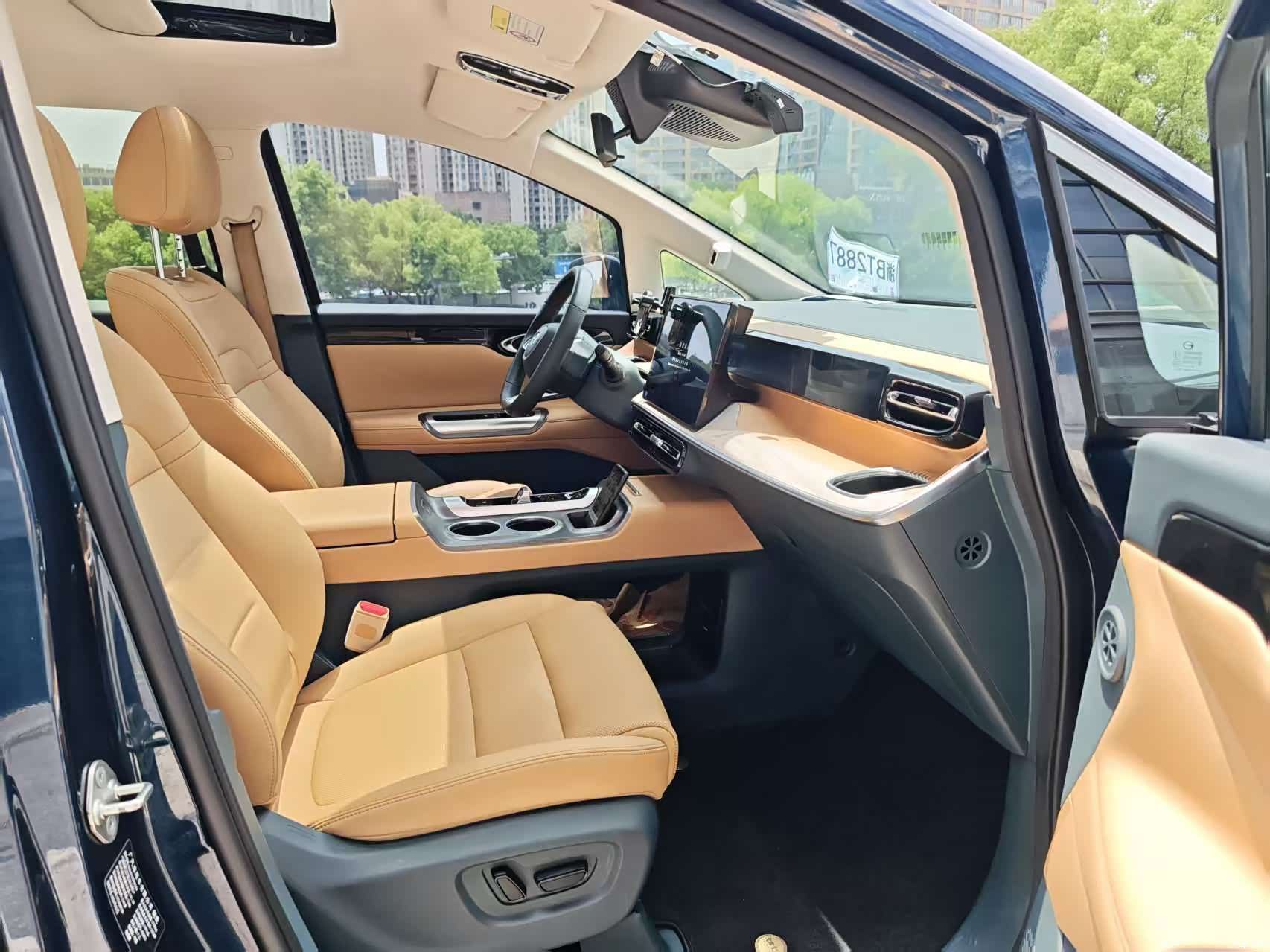 Trumpchi E8, 2024 11