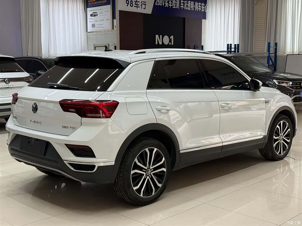 Volkswagen T-ROC, 2023 4