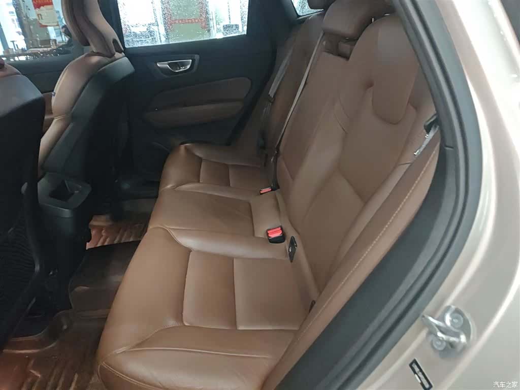 Volvo XC60, 2023 17