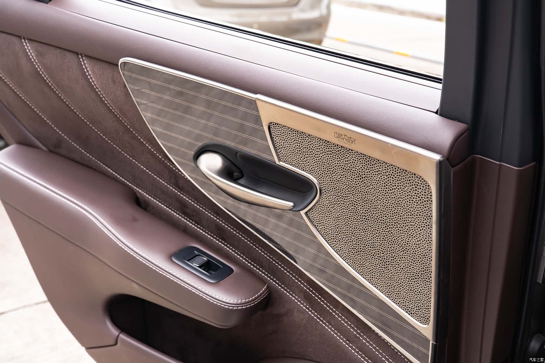 Lexus LS, 2019 18